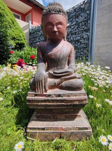 Grosser antiker shan - grosser, buddha