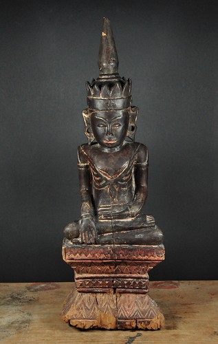 Rare crowned seated - , buddha